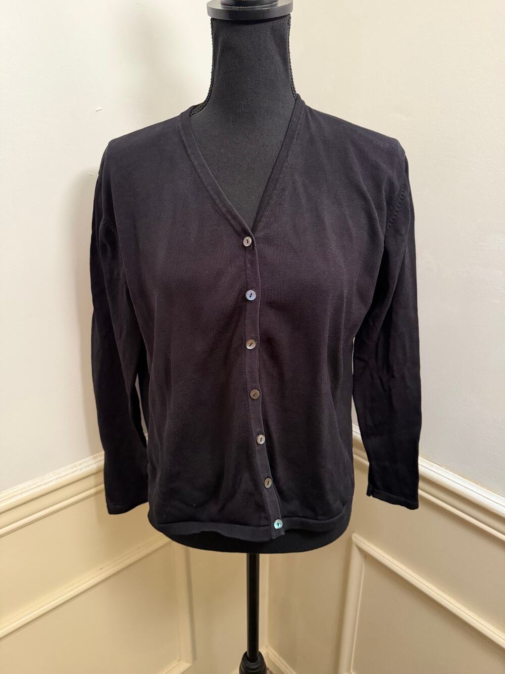 Vintage Evelyn & Arthur 100% Silk Knit V-Neck Button-Up Cardigan Sweater Black